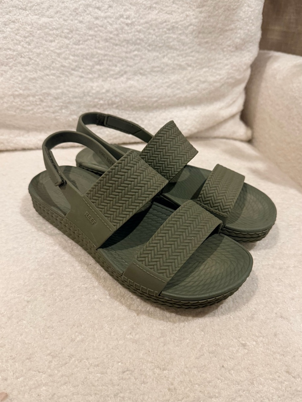 Reef Water Vista Olive Green Double-Strap Sandals Waterproof Velcro Back